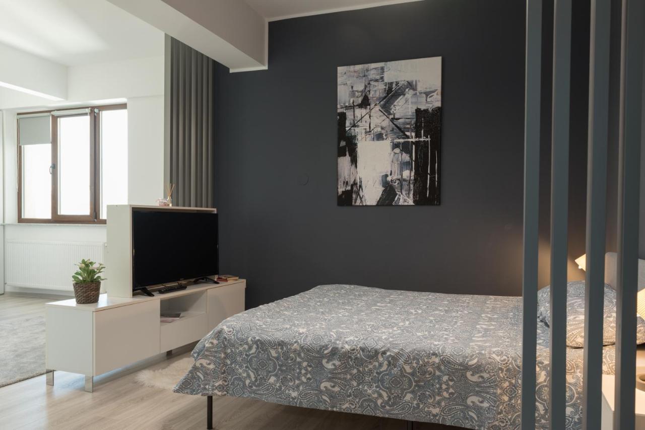 The Chic Minimalist - Apartment Iasi Exterior foto